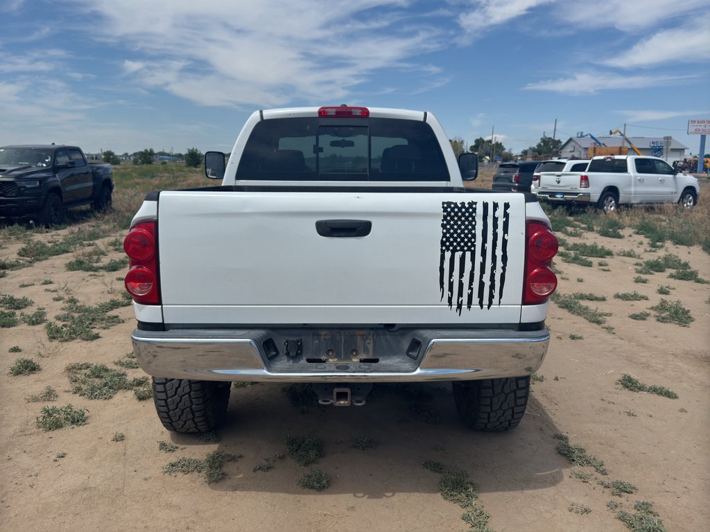 Used 2007 White Dodge SLT image 4