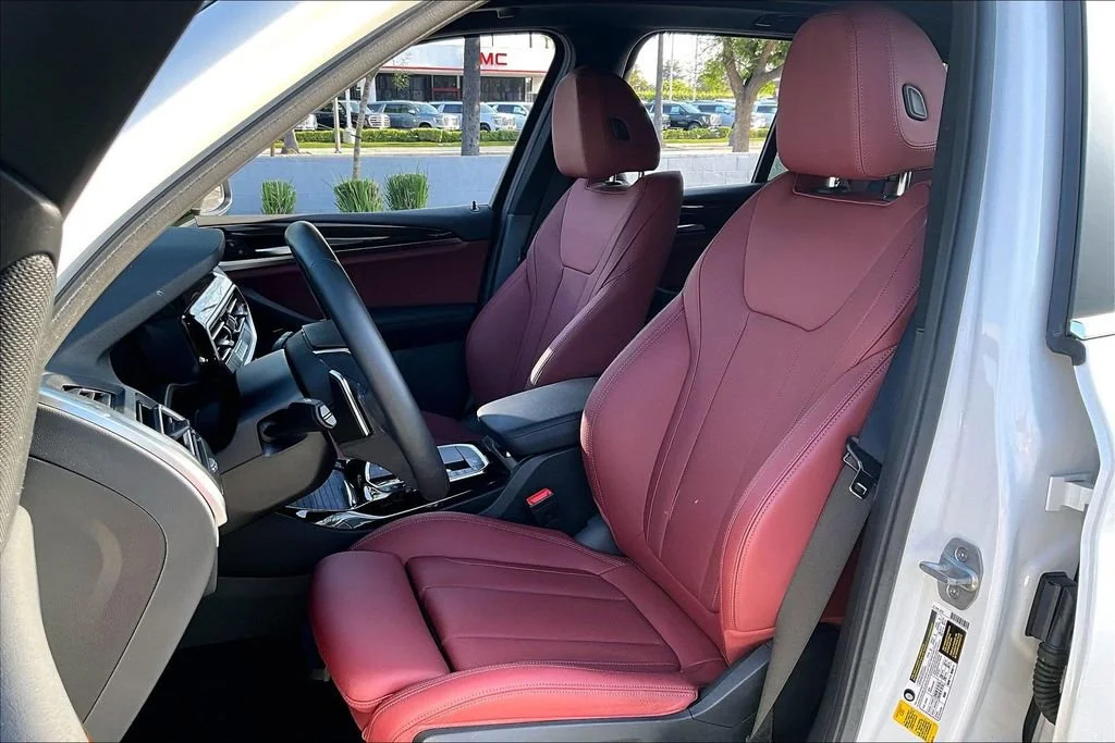 Used 2023 White BMW sDrive30i image 10