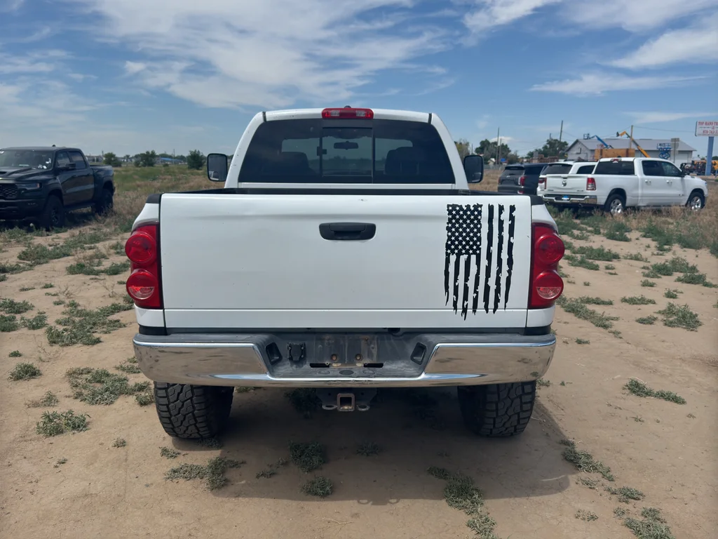 Used 2007 White Dodge SLT image 4