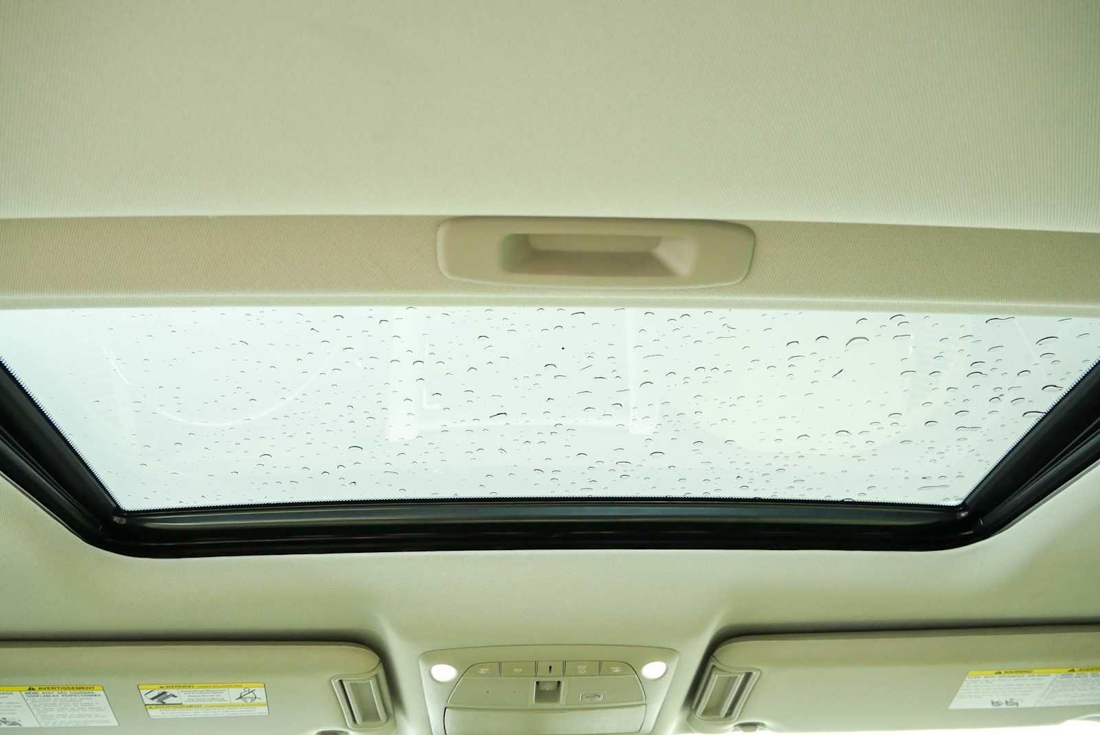 Used 2020 Moonstone White INFINITI LUXE image 22