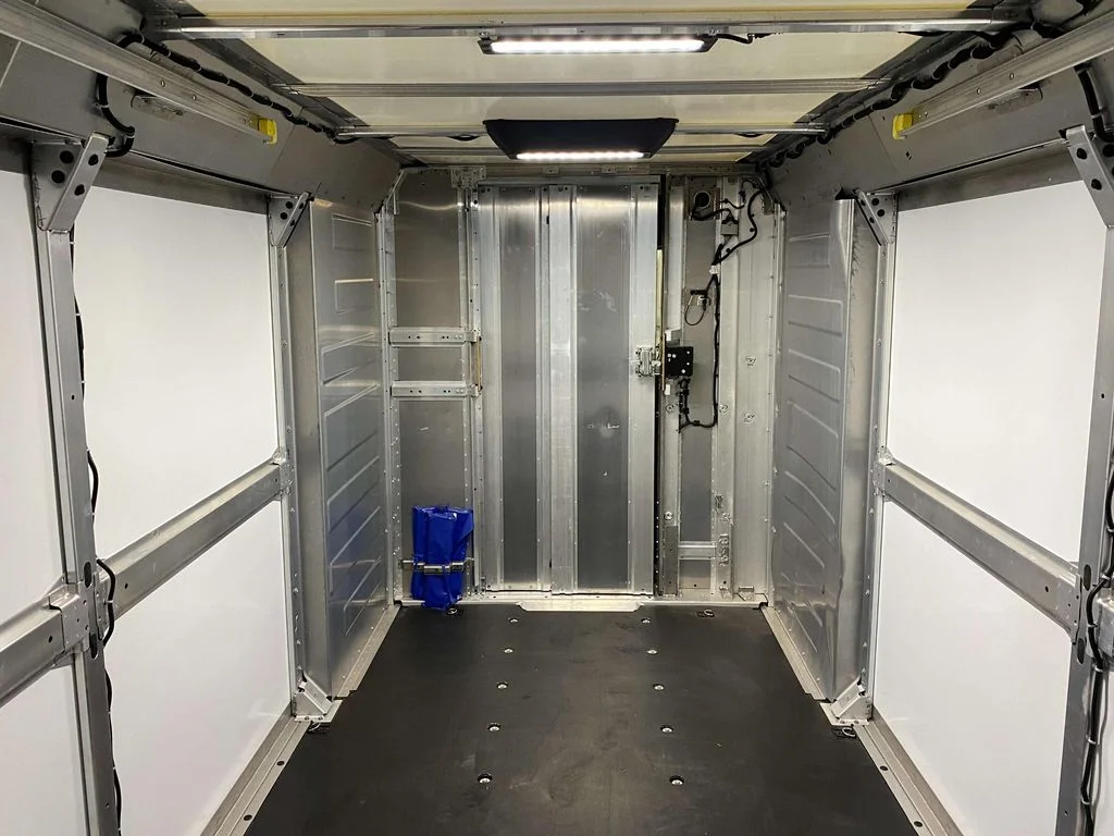 Used 2023 Oyster BrightDrop Base image 11