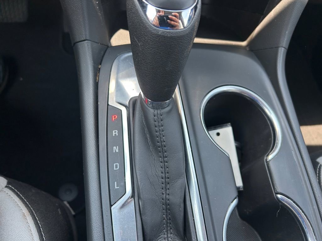 Used 2021 SUMMIT WHITE Chevrolet LS image 31
