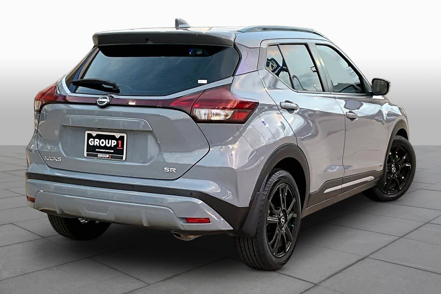 Used 2022 Boulder Gray Pearl Nissan SR image 13