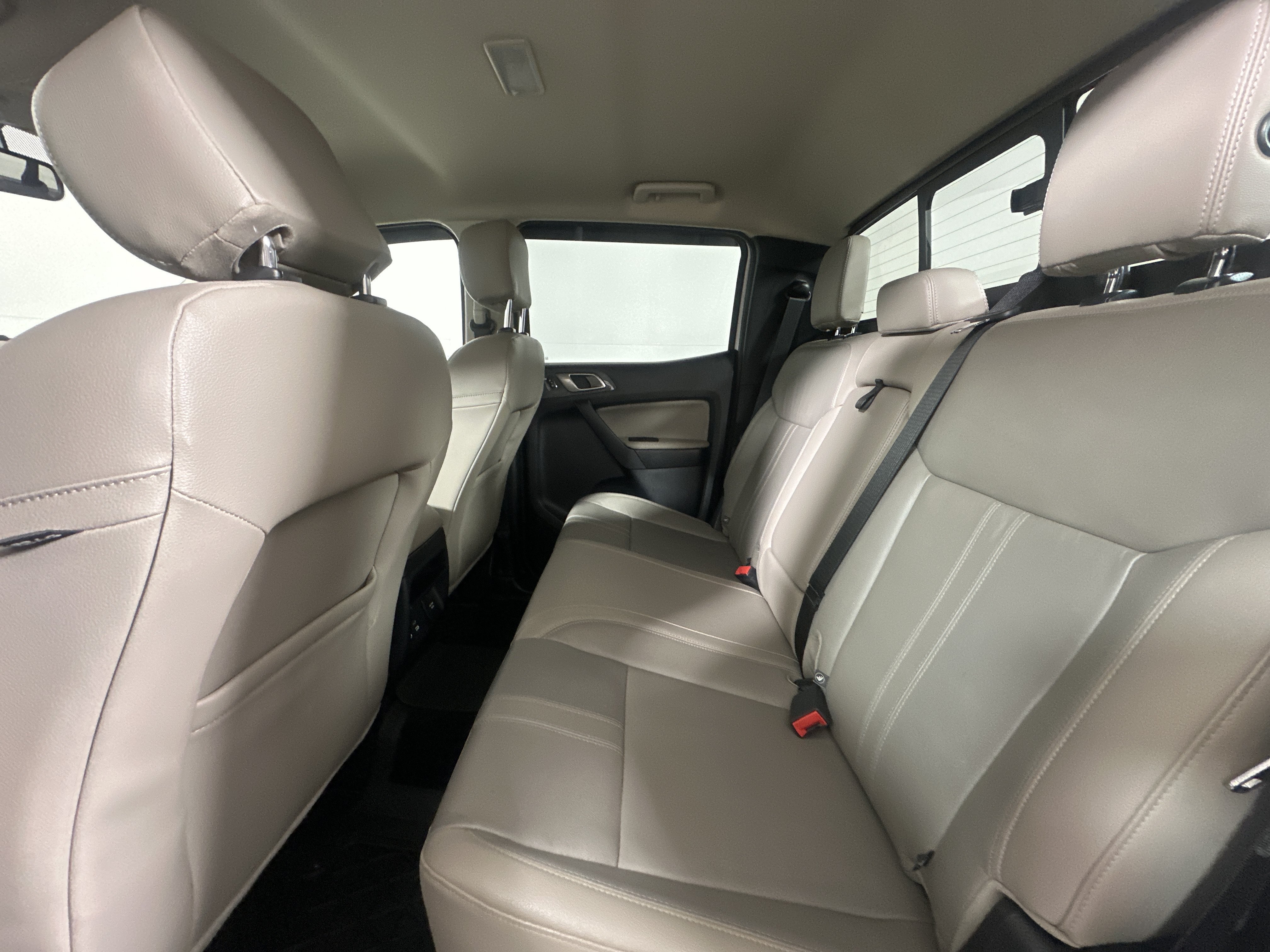 Used 2019 White Ford  image 24