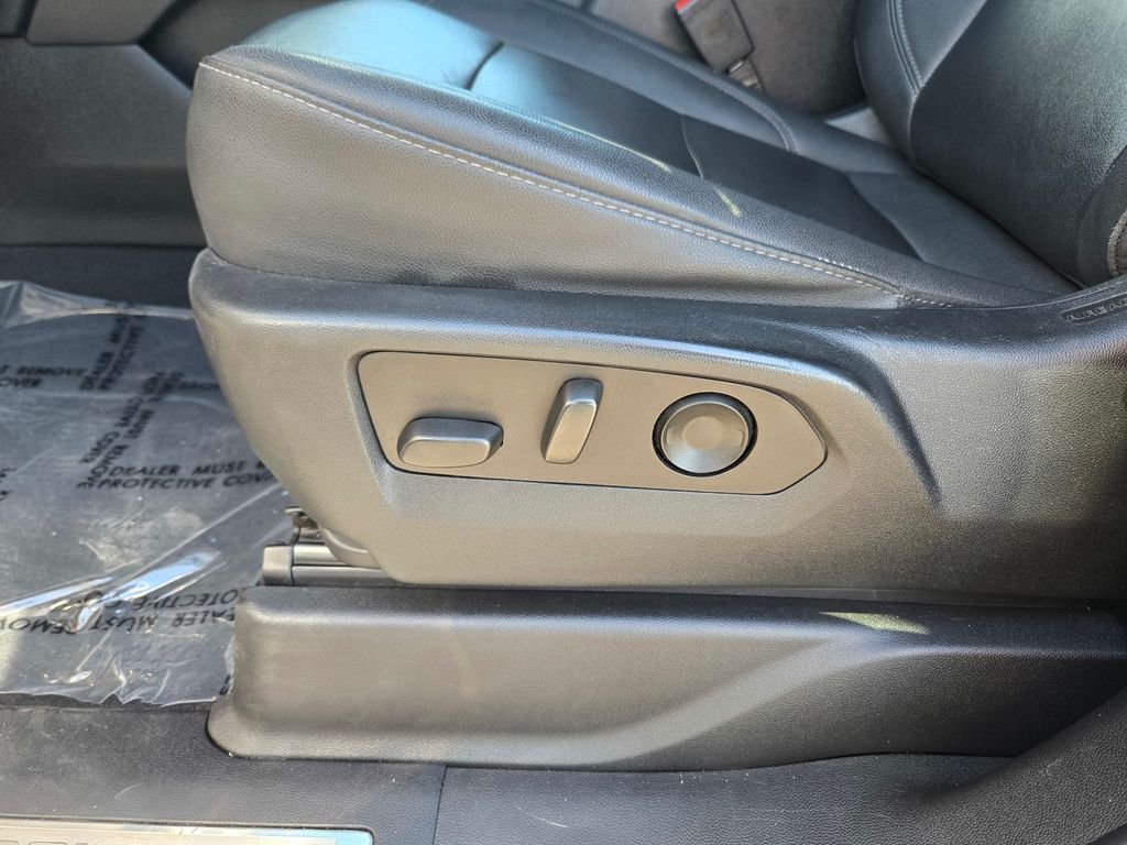 Used 2023 Green Chevrolet LT image 12