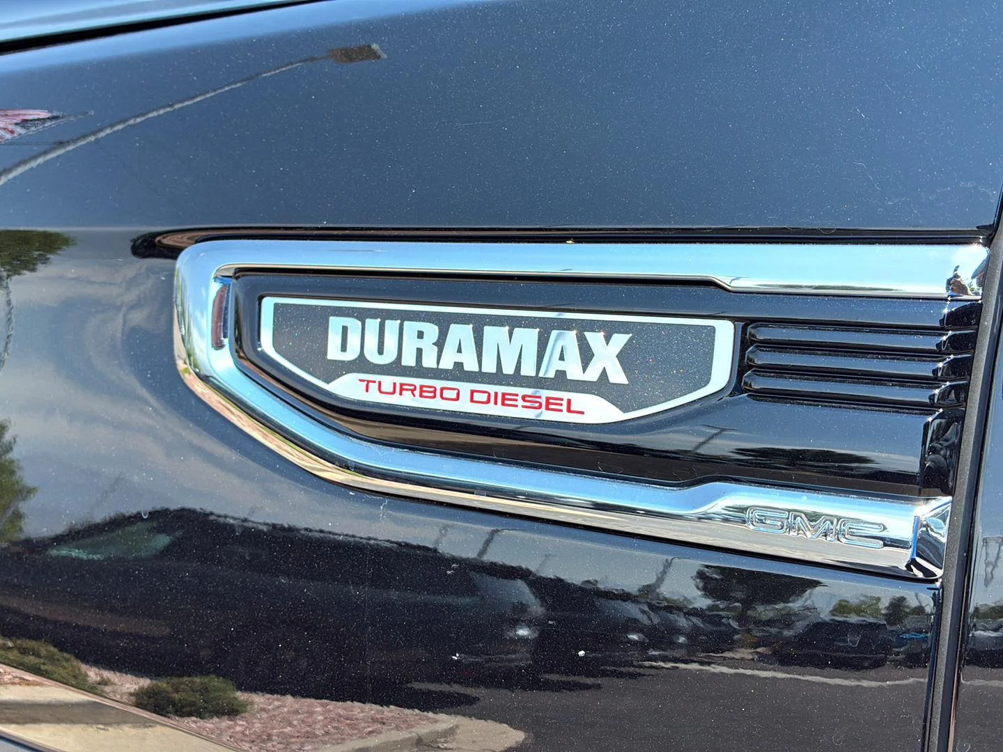 Used 2025 Onyx Black GMC SLT image 11