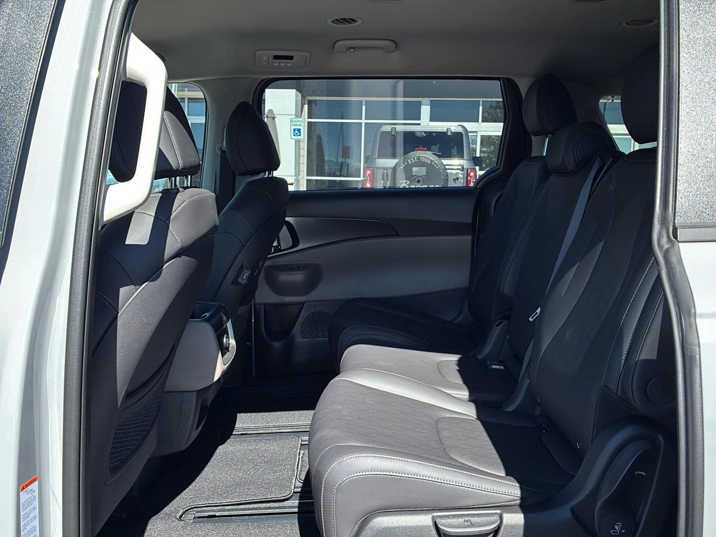 New 2027 Ceramic Silver Kia LXS image 9