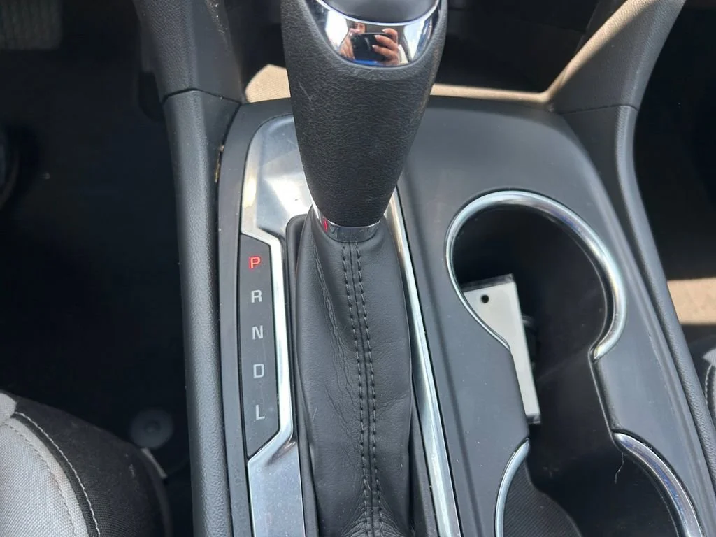 Used 2021 SUMMIT WHITE Chevrolet LS image 31