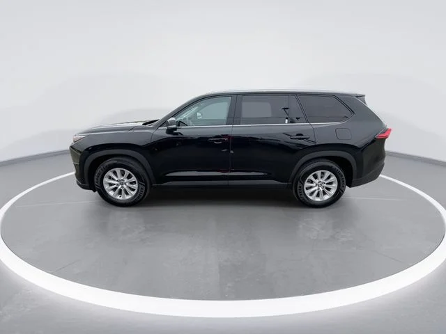 Used 2024 Black Toyota XLE image 5
