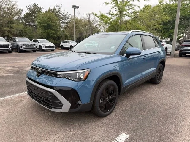 New 2026 Monterey Blue Pearl Volkswagen SE image 3