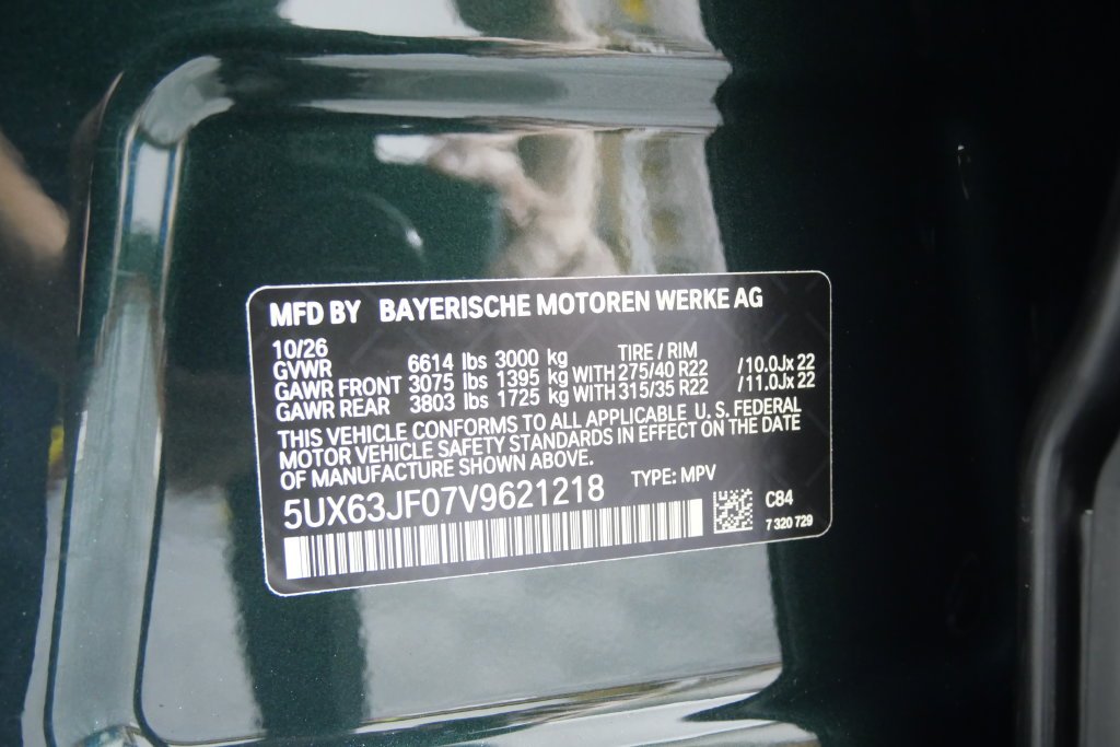 New 2027 Vancouver Green Metallic BMW  image 28
