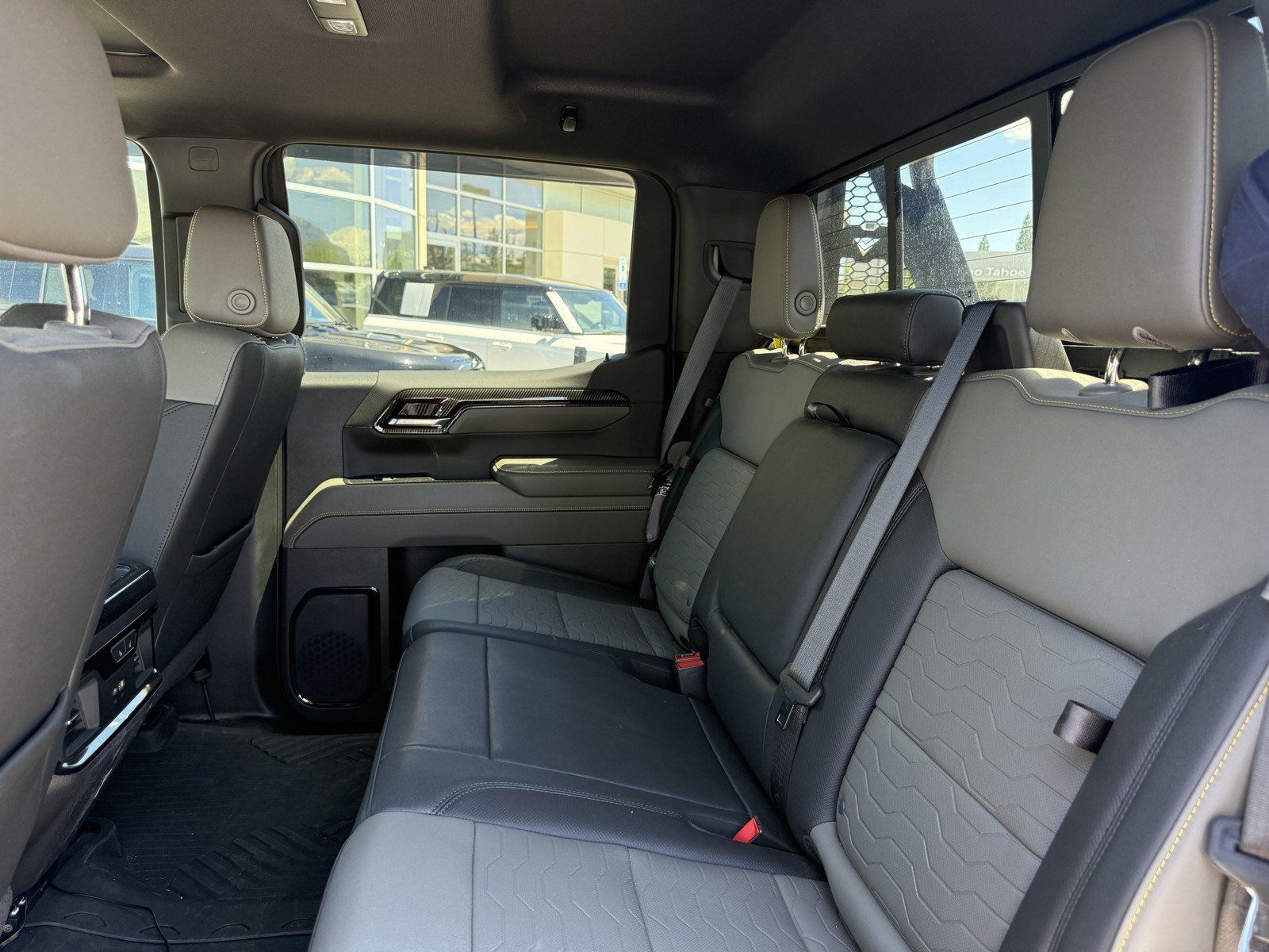 Used 2024 Blue Chevrolet ZR2 image 23