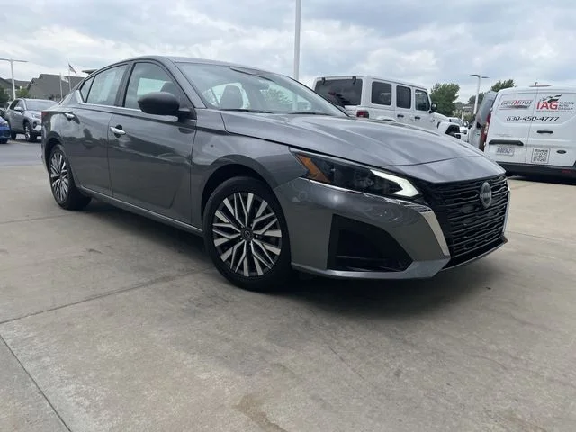 2025 Nissan Altima SV - Photo 10