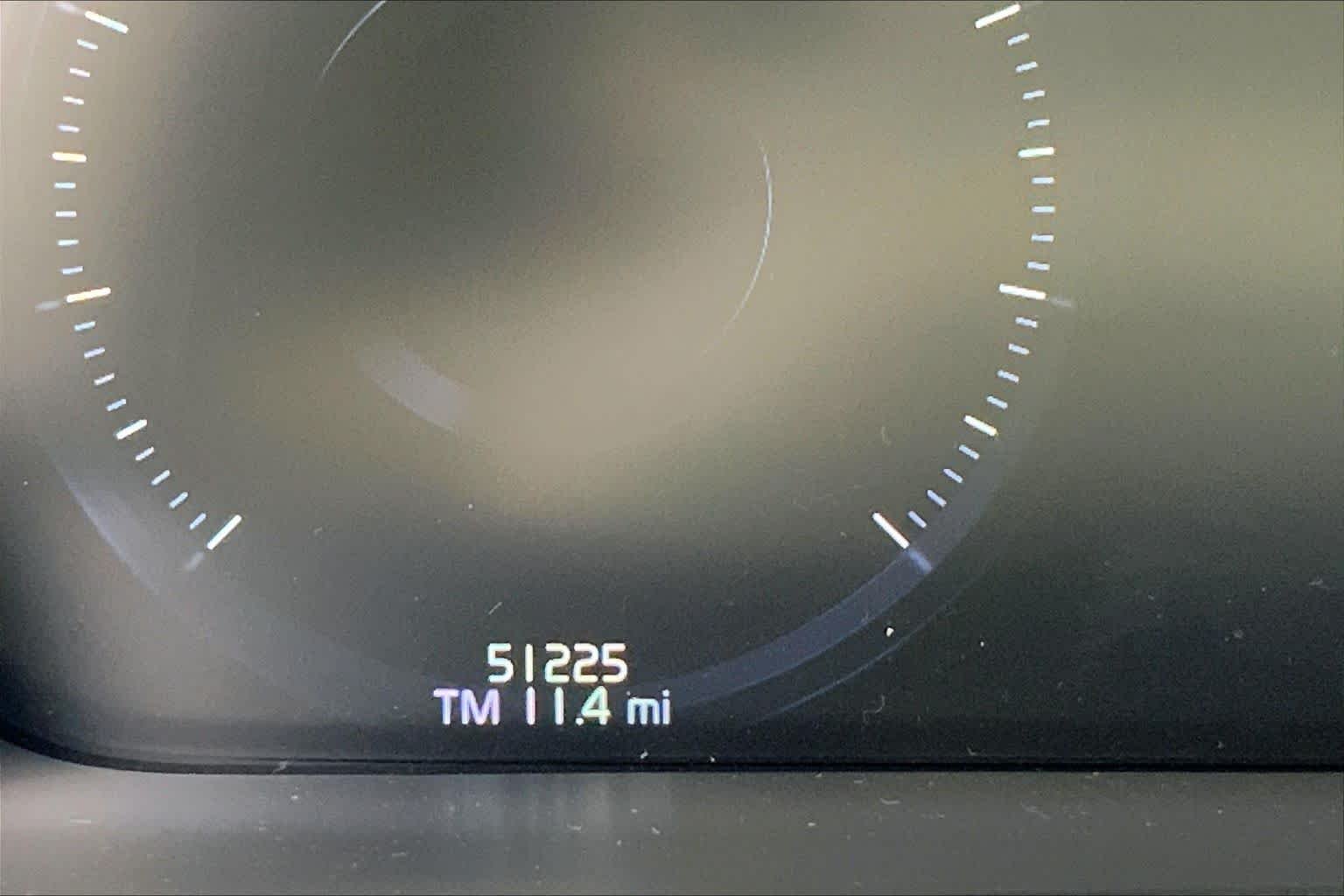 Used 2018  Volvo Inscription image 23