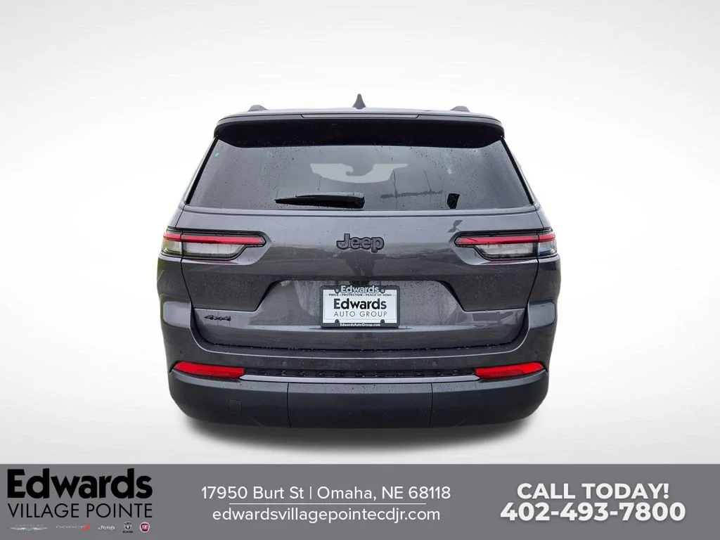 New 2026 Baltic Gray Metallic Clear-Coat Exterior Paint Jeep Altitude image 4