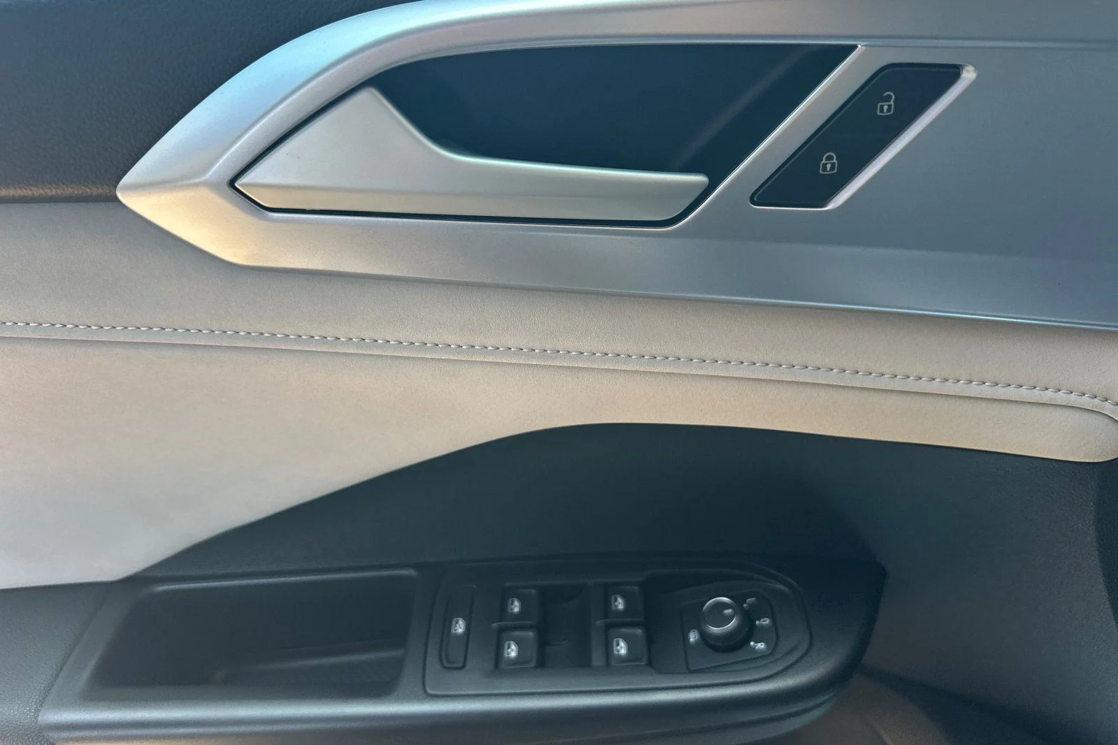 New 2026 Gray Volkswagen 1.5T SE image 9