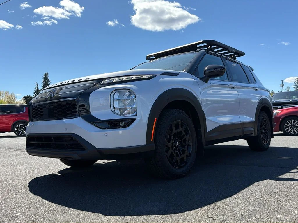 New 2026 White Diamond Mitsubishi TRAIL EDITION AWD image 38