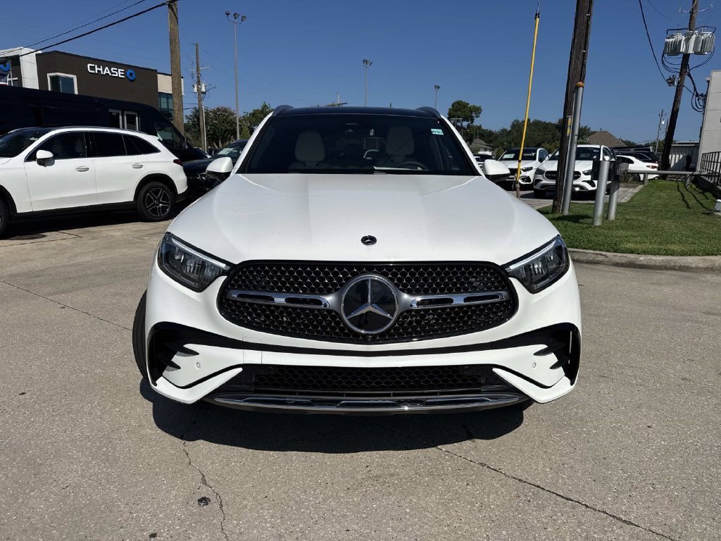 New 2027 Polar White Mercedes-Benz GLC 300 image 2