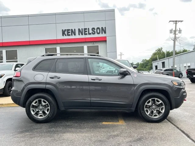 Used 2019 Gray Jeep Trailhawk image 13