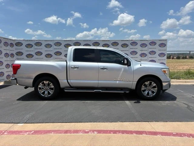 Brilliant Silver Metallic 2018 Nissan Titan Pickup Truck 4X2 7-Speed Automatic