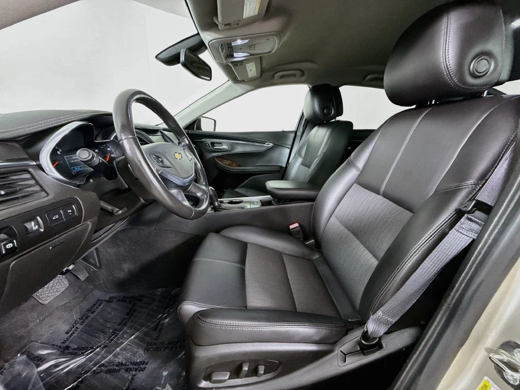 Used 2014 Gold Chevrolet LT image 20