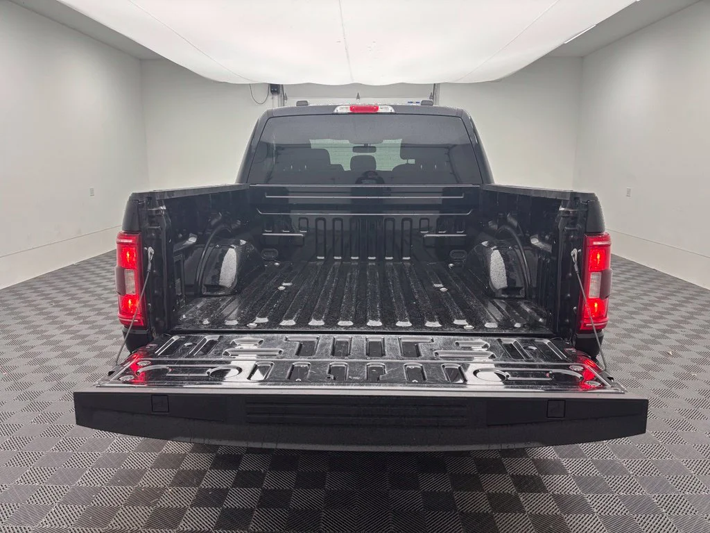 Used 2023 Black Ford XLT image 10