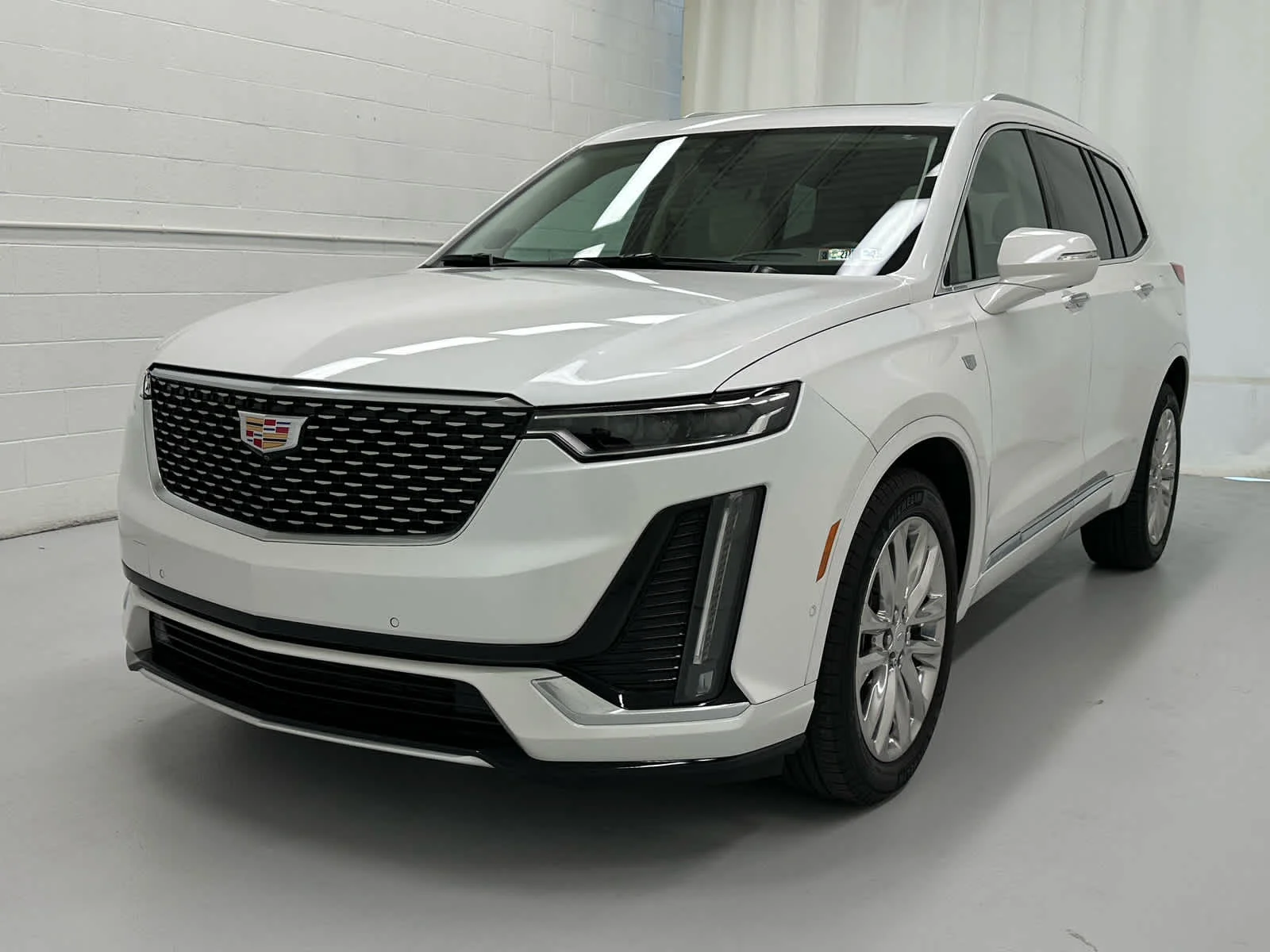 Used 2023 Crystal White Tricoat Cadillac AWD Premium Luxury image 4