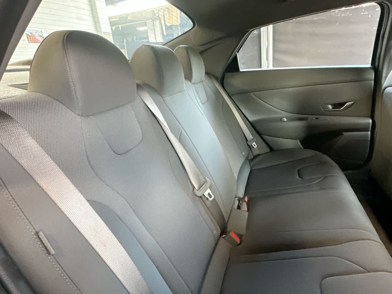 2025 Hyundai Elantra SE - Photo 26