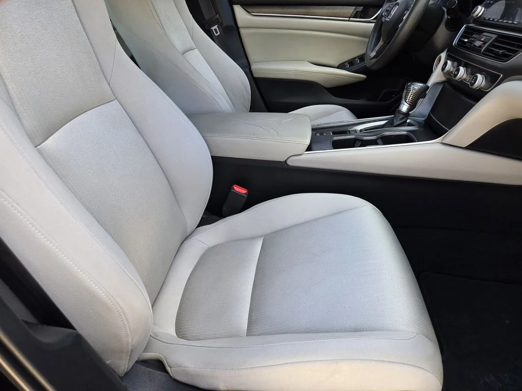 2018 Honda Accord LX - Photo 9