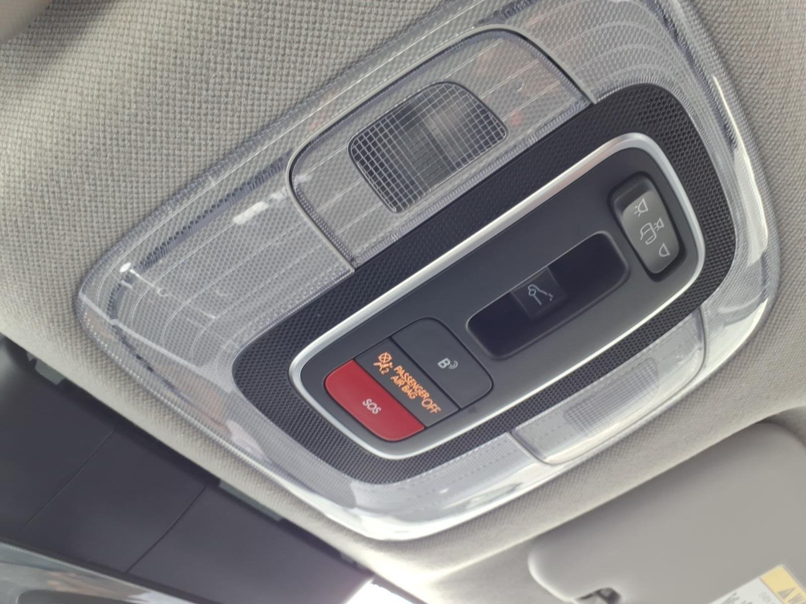 Used 2025 Fluid Metal Hyundai Limited image 10