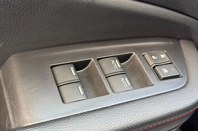 Used 2025 Platinum White Honda Black Edition image 14