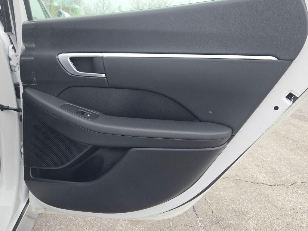 New 2026 White Hyundai SEL Sport image 11