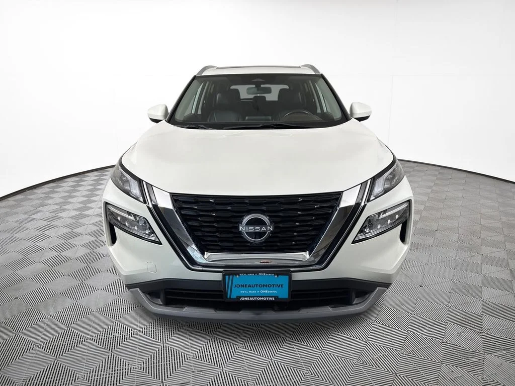 Used 2023 Pearl White Nissan SV image 3