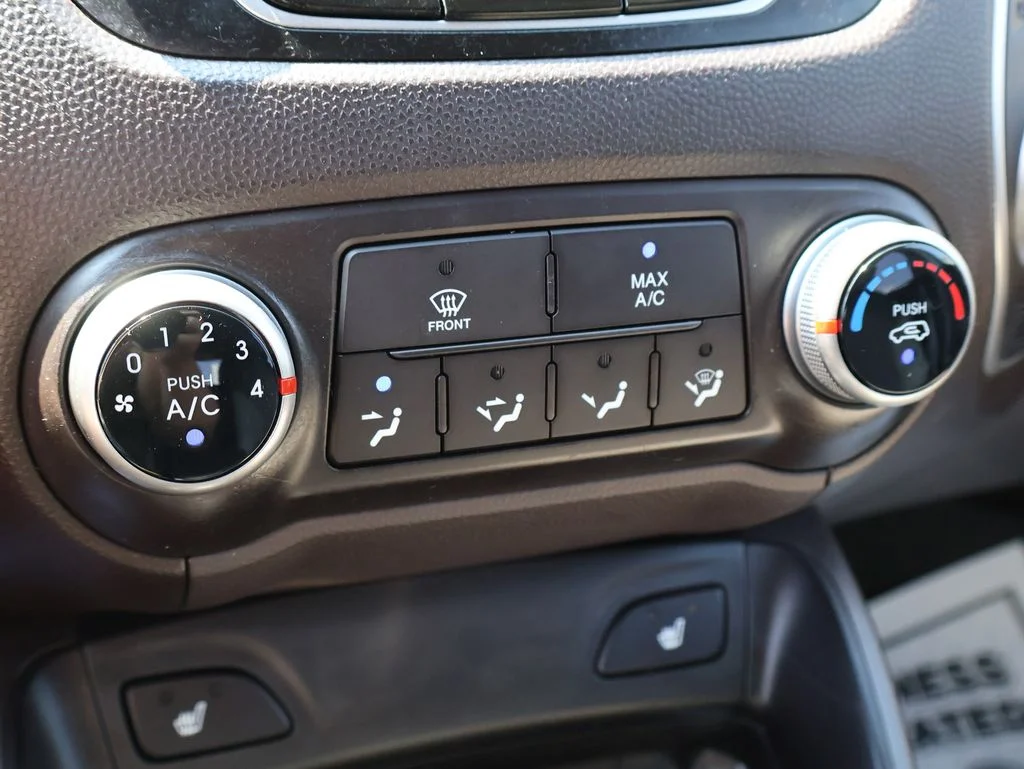 Used 2013 Garnet Red Hyundai GLS image 32