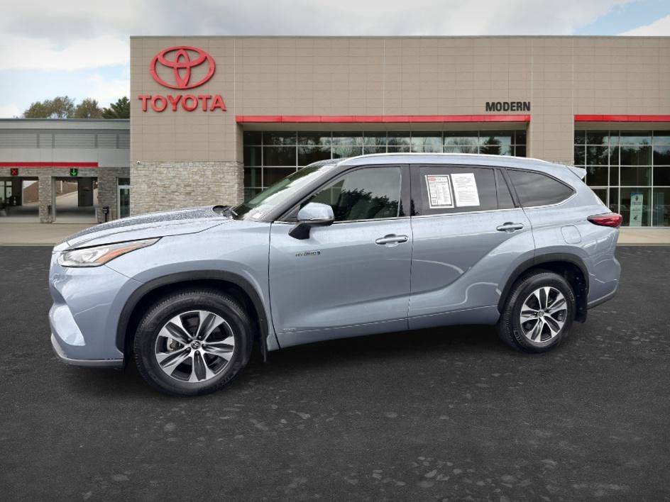 Used 2020 Moon Dust Toyota Hybrid XLE image 1