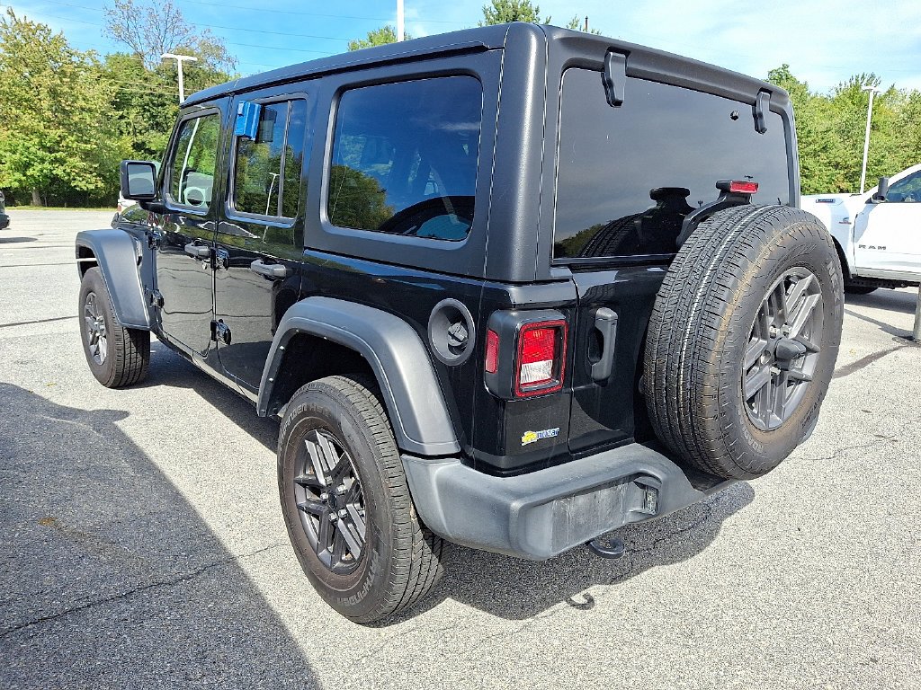Used 2024 Black Jeep Sport S image 4