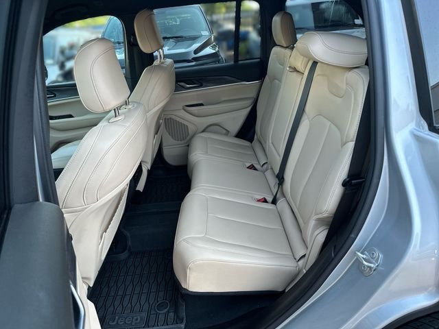 Used 2024 Silver Jeep Limited image 22