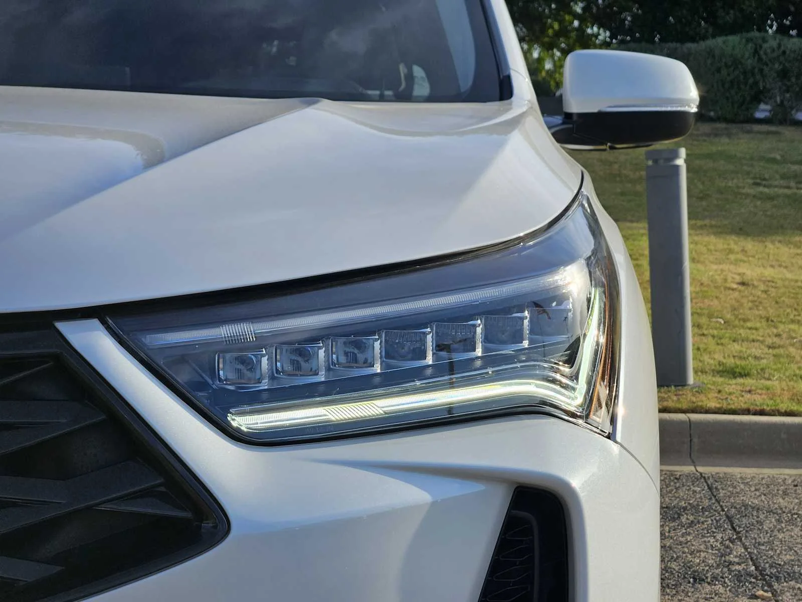 Used 2025 Platinum White Pearl Acura w/Technology Package image 6