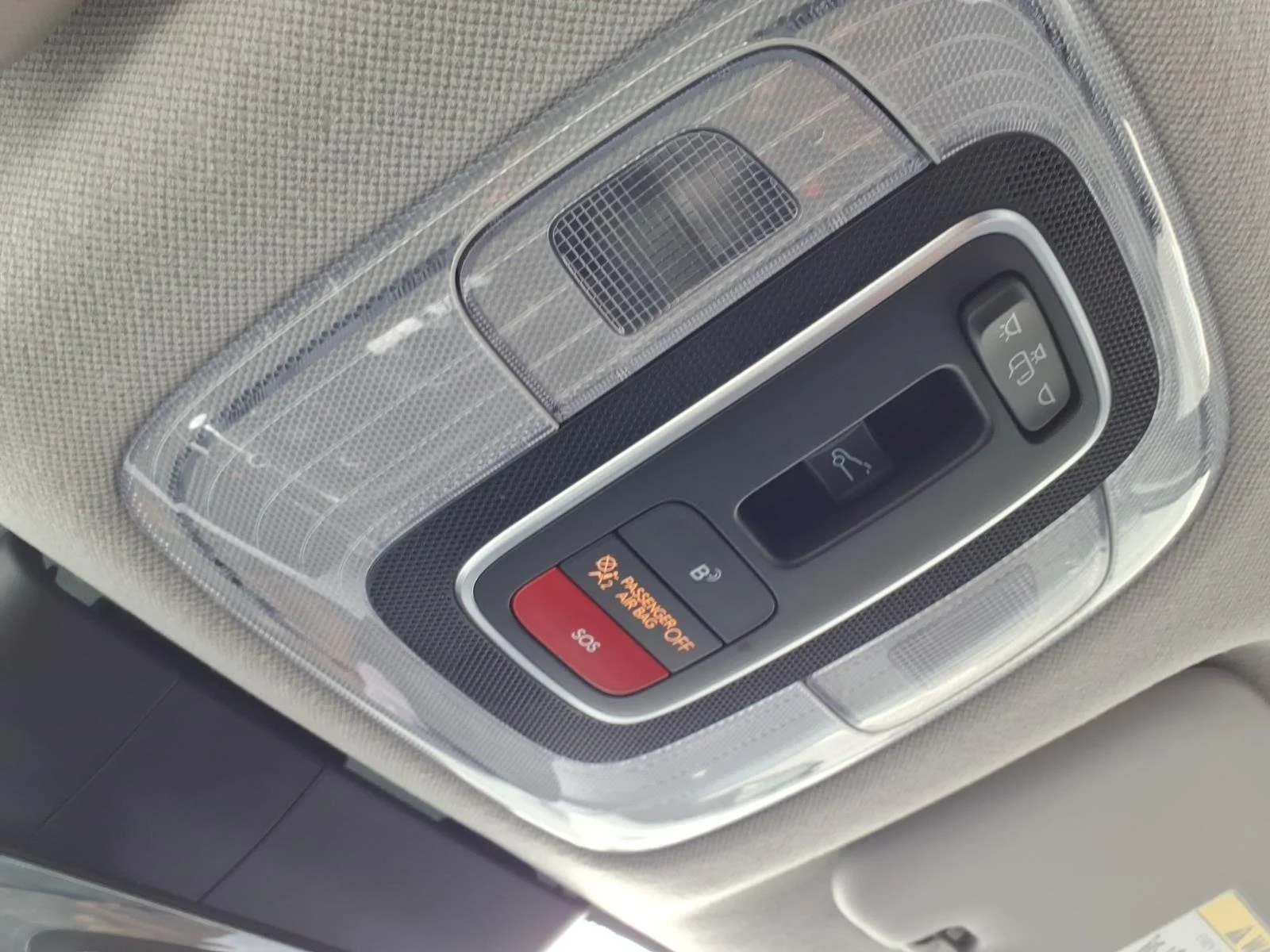 Used 2025 Fluid Metal Hyundai Limited image 10