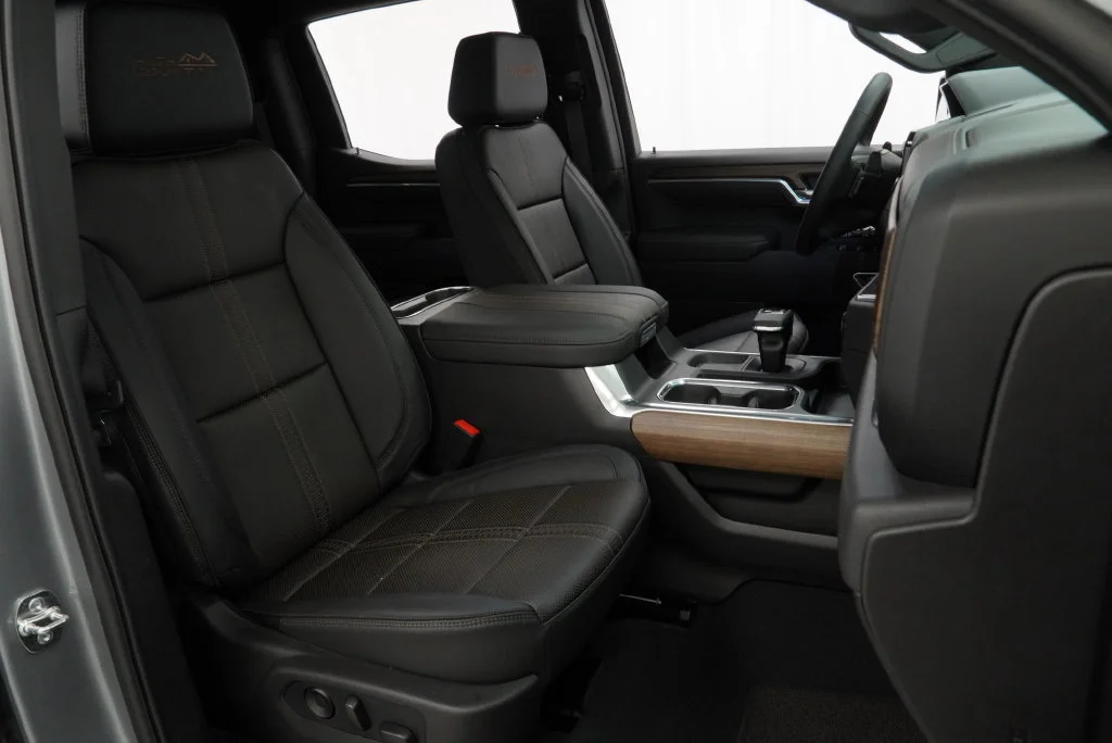New 2026 Sterling Gray Metallic Chevrolet High Country image 28