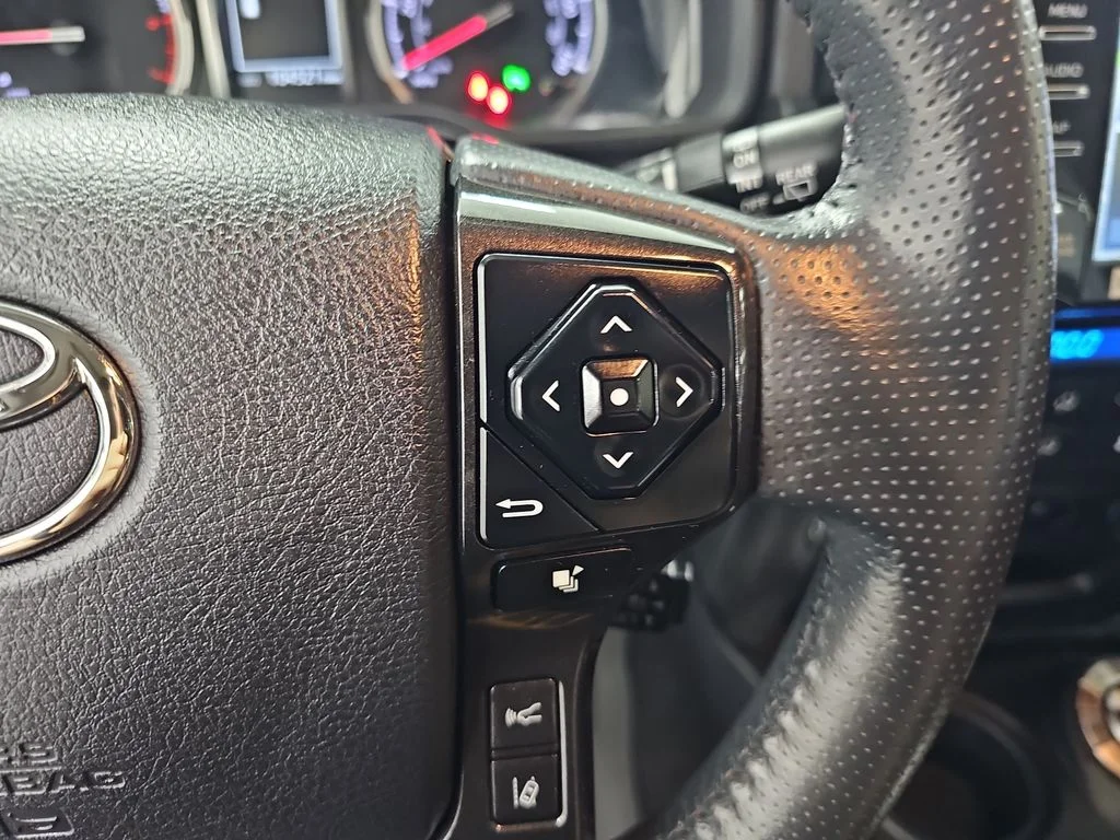 Used 2021 White Toyota Nightshade image 19