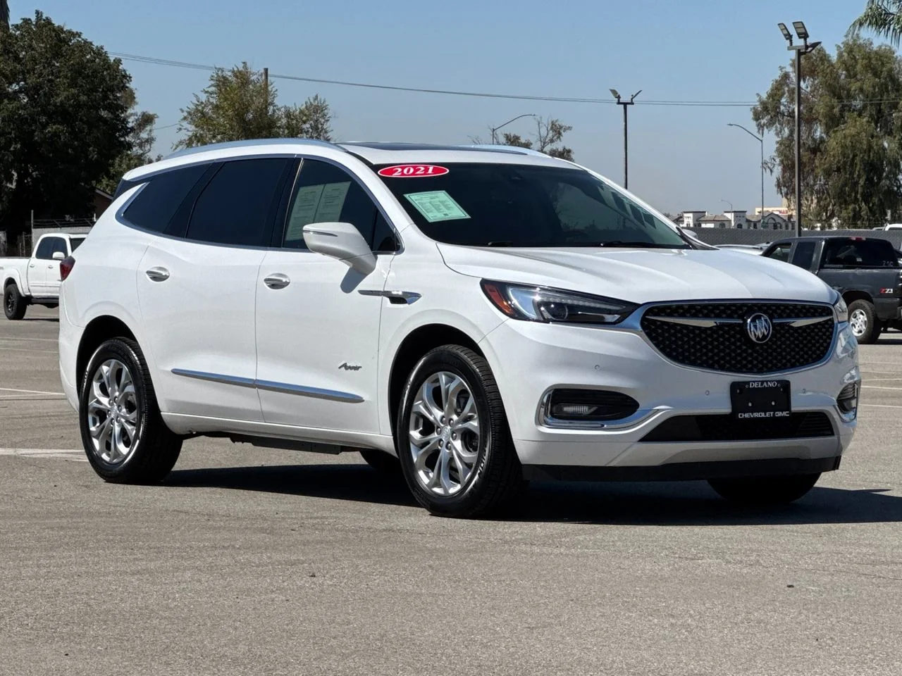 Used 2021 WHITE FROST TRICOAT Buick Avenir image 50