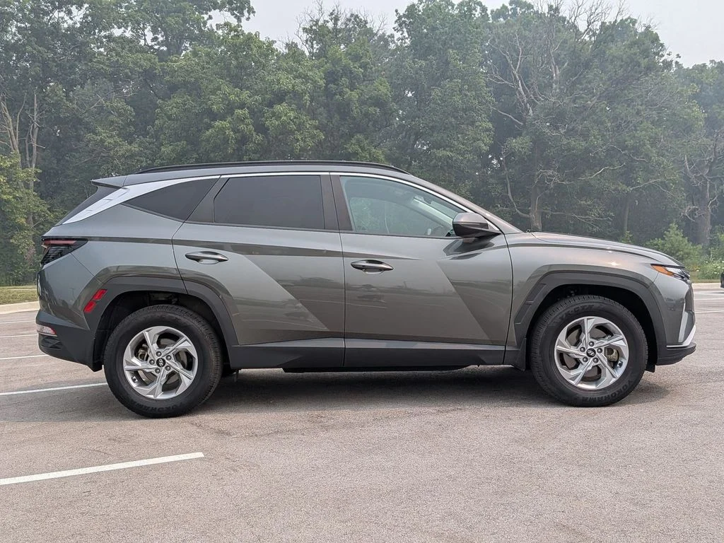 Used 2022 Gray Hyundai SEL image 8
