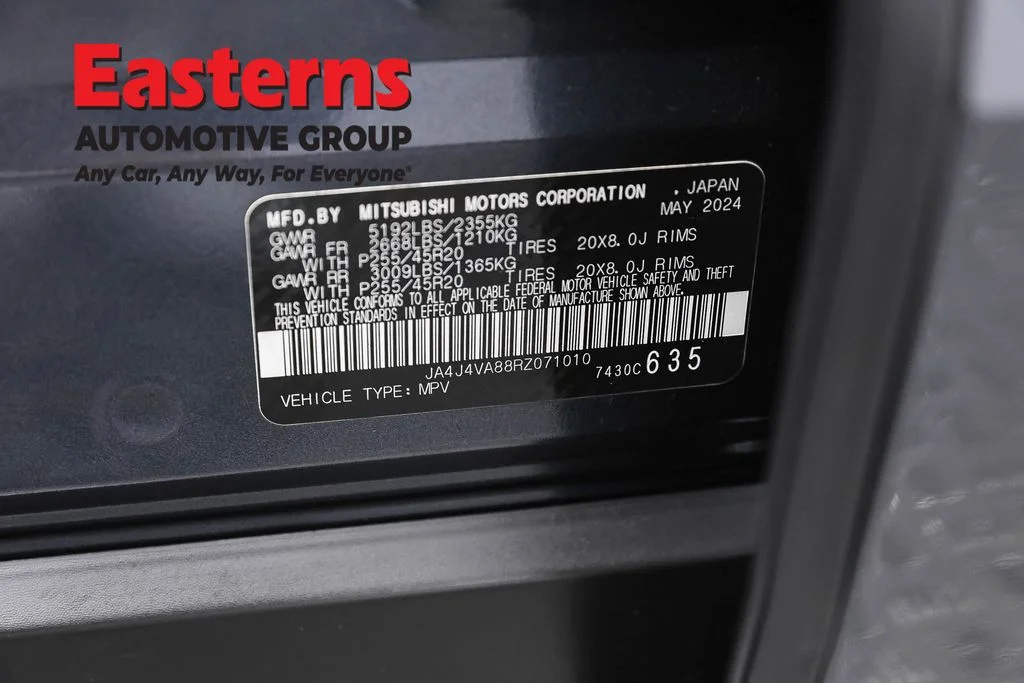 Used 2024 Gray Mitsubishi SE image 35