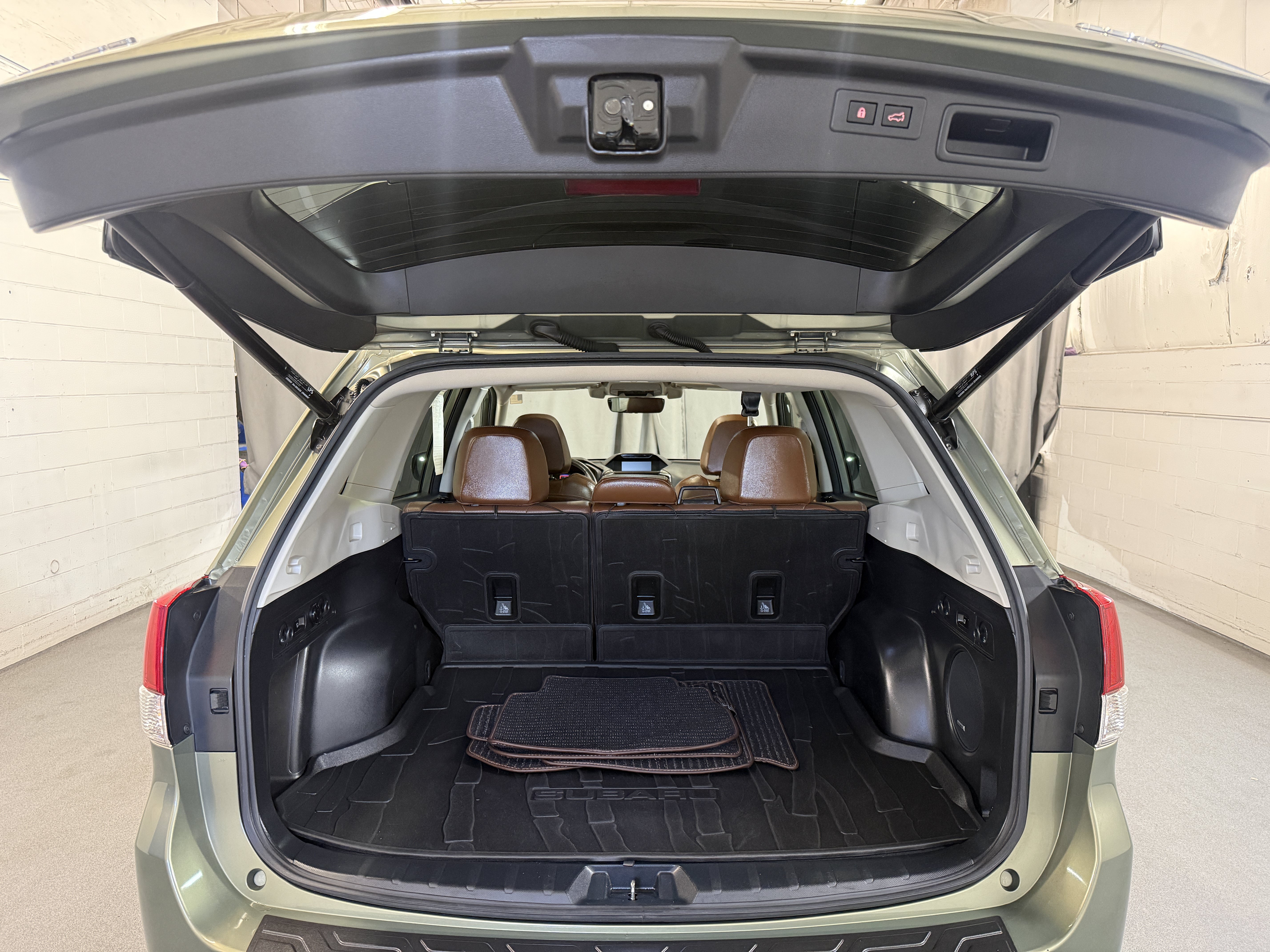 Used 2020 Jasper Green Metallic Subaru Touring image 8