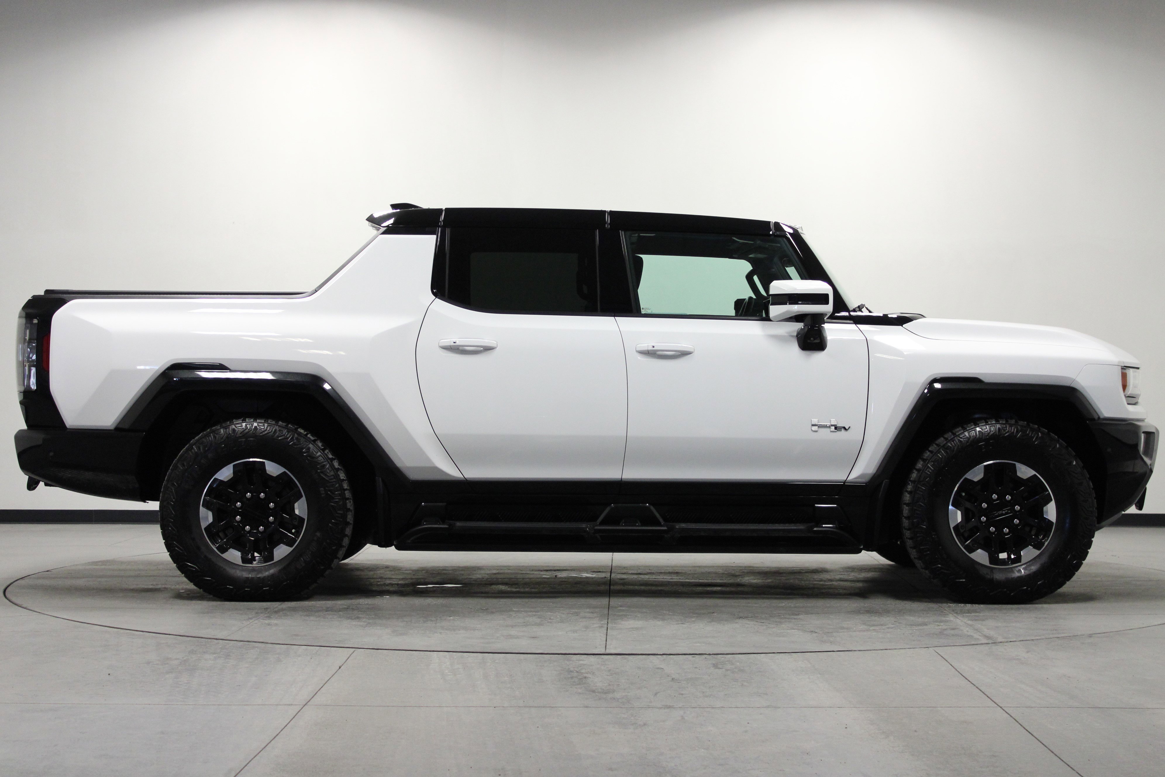 Used 2023 Interstellar White GMC 3X image 3