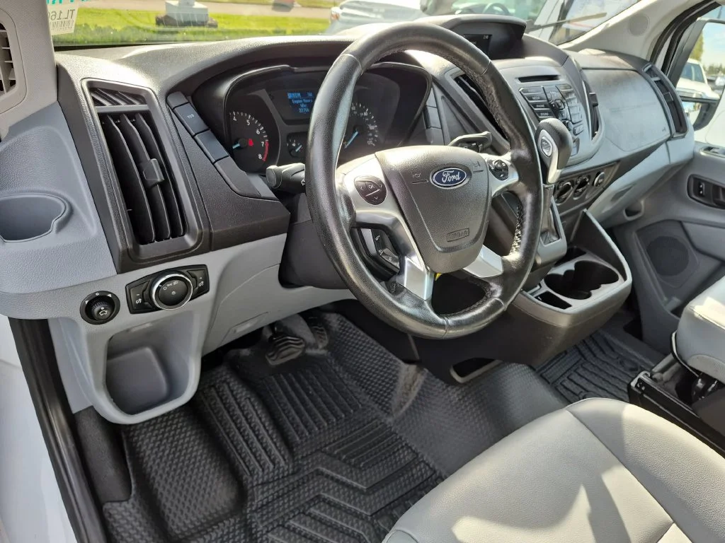 Used 2016 Oxford White Ford Base image 13