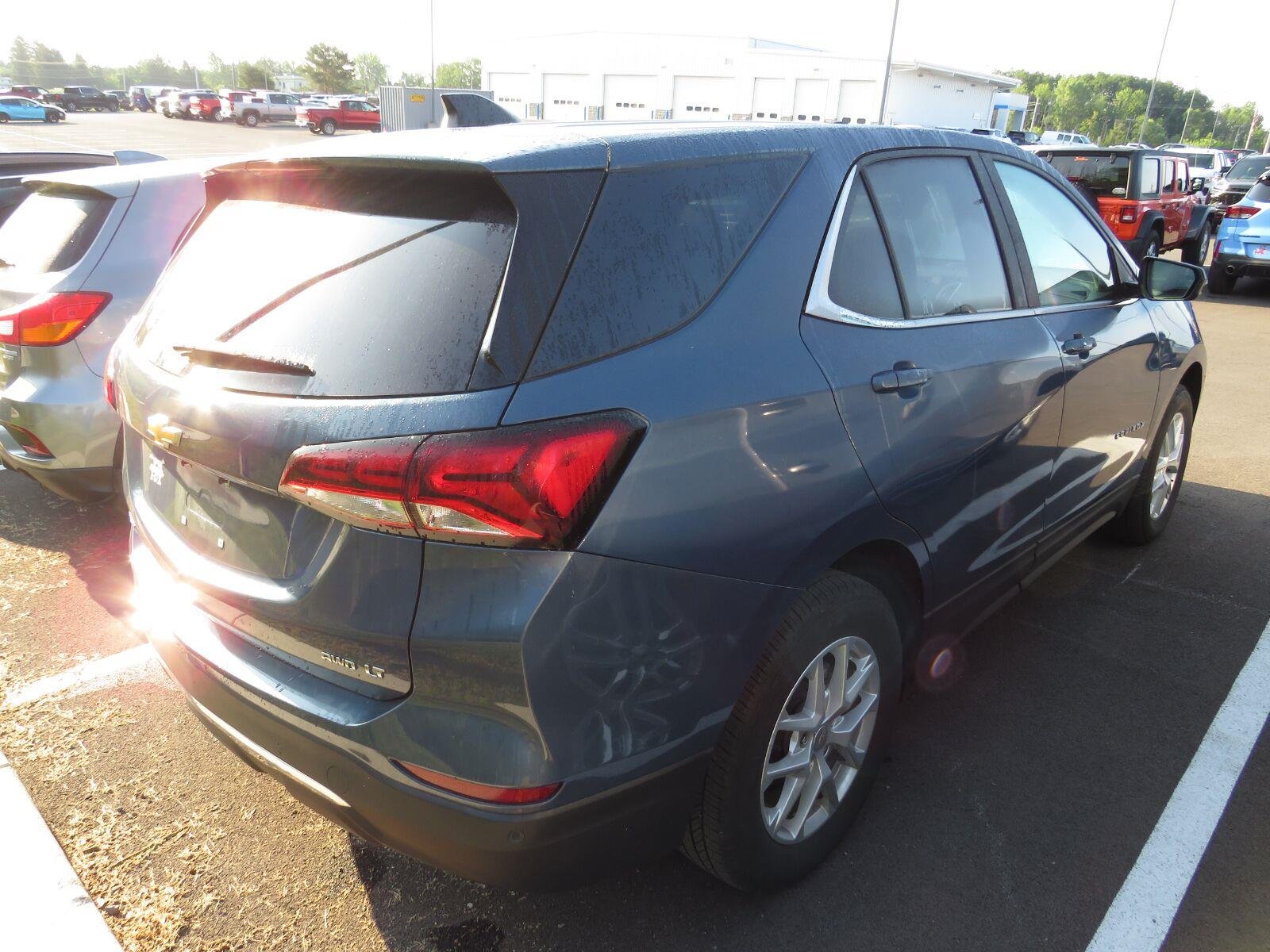 Used 2024 Lakeshore Blue Metallic Chevrolet LT image 12