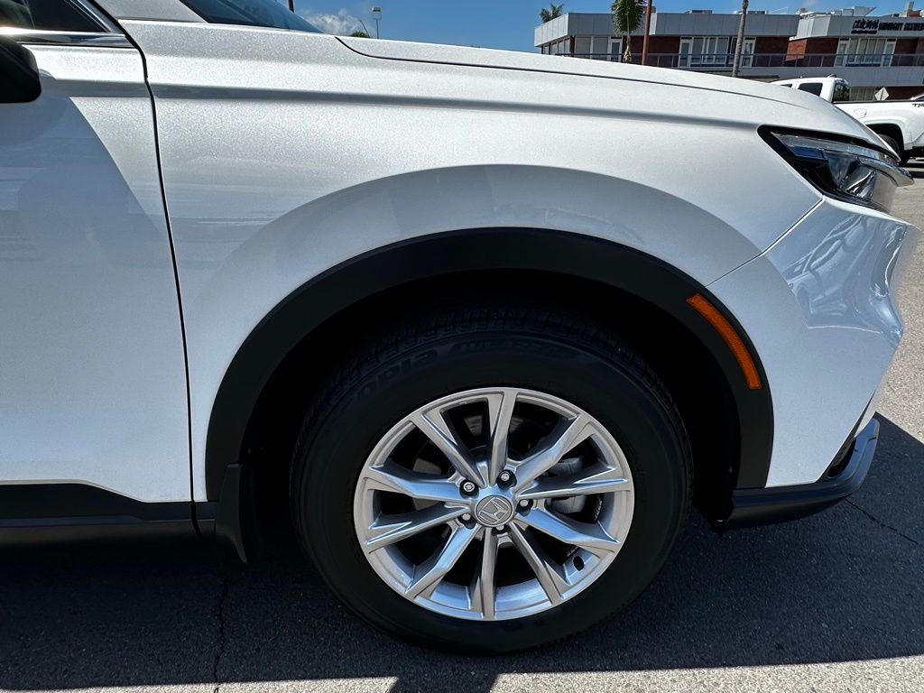 Used 2023 White Honda EX image 7