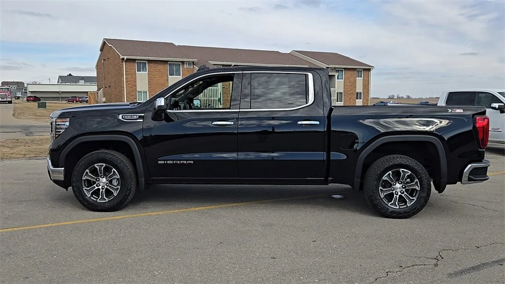 2026 GMC Sierra 1500 SLT - Photo 38